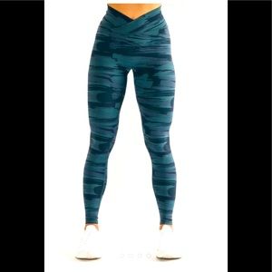 Alphalete Surface Power Leggings